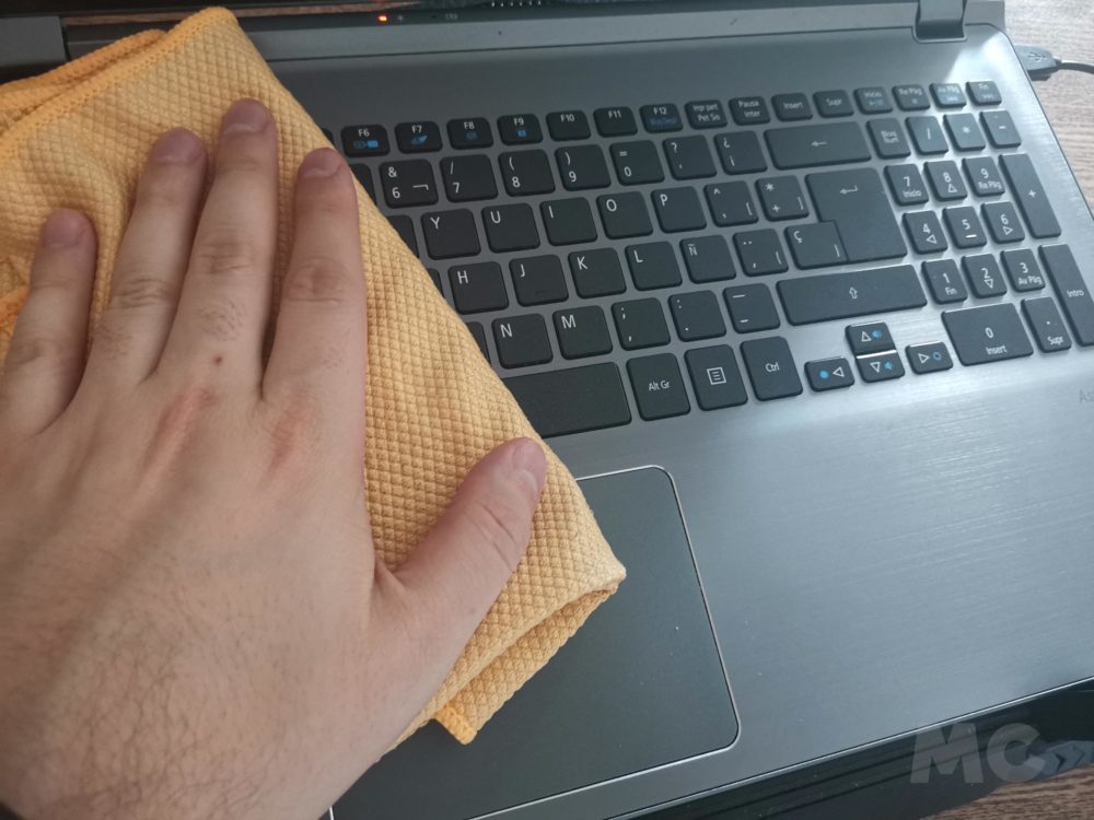 Cómo limpiar la pantalla de mi laptop