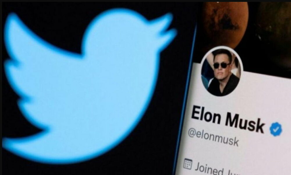 Elon Musk is looking for programmers on Twitter