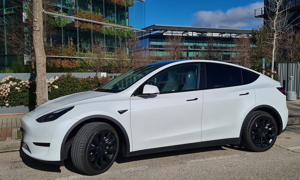 Tesla Model Y RWD, compensación