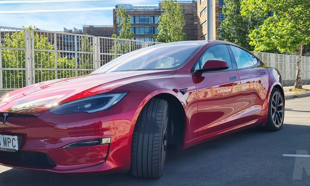 Tesla Model S Plaid 2024, monturas